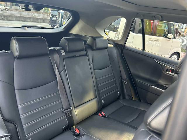 ＲＡＶ４ Ｇ　Ｚパッケージ　パノラマムーンルーフ　パノラミックビューモニター　ワンオーナー　セーフティセンス　レーダークルーズコントロール　ＢＳＭ　パワーバックドア　パワーシート　ステアリングヒーター　ＬＥＤヘッドライト（18枚目）