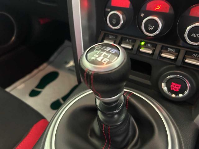 86 GT ワンオーナー 6速MT 純正SDナビ Bluetooth LEDヘッドライト フルセグ DVD再生 ETC スマートキー 横滑防止装置(5枚目)
