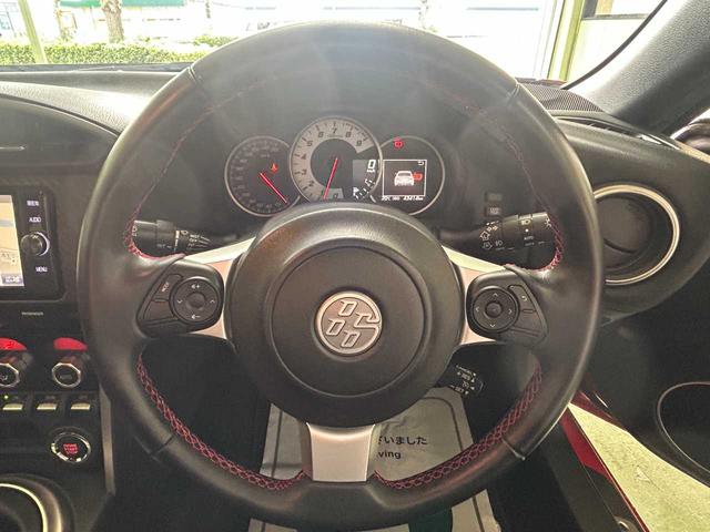 86 GT ワンオーナー 6速MT 純正SDナビ Bluetooth LEDヘッドライト フルセグ DVD再生 ETC スマートキー 横滑防止装置(7枚目)