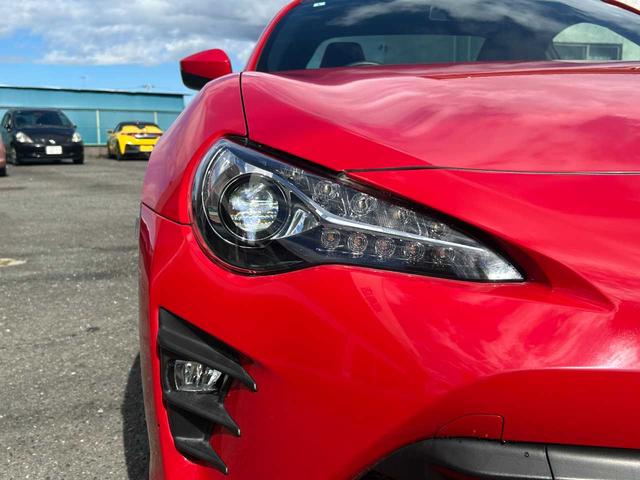 86 GT ワンオーナー 6速MT 純正SDナビ Bluetooth LEDヘッドライト フルセグ DVD再生 ETC スマートキー 横滑防止装置(11枚目)