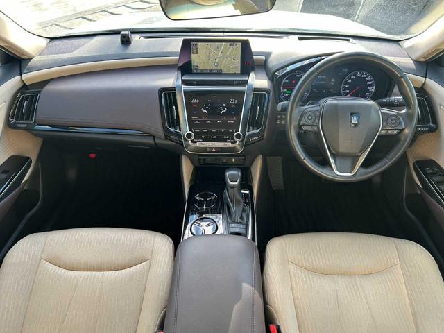 クラウンハイブリッド S セーフティPKGプラス ブラインドスポットモニター カラーヘッドアップディスプレイ パノラミックビューモニター インテリジェントパーキングアシスト2 ワンオーナー レーダークルーズコントロール 禁煙(5枚目)