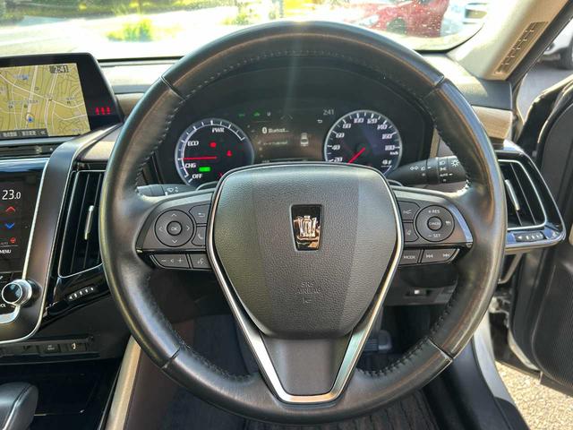 クラウンハイブリッド S セーフティPKGプラス ブラインドスポットモニター カラーヘッドアップディスプレイ パノラミックビューモニター インテリジェントパーキングアシスト2 ワンオーナー レーダークルーズコントロール 禁煙(11枚目)