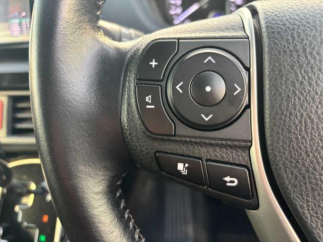 運転中、前方から目線をそらすことなく、オーディオ等の操作が可能な便利機能！安心＆快適なドライブを演出してくれます。