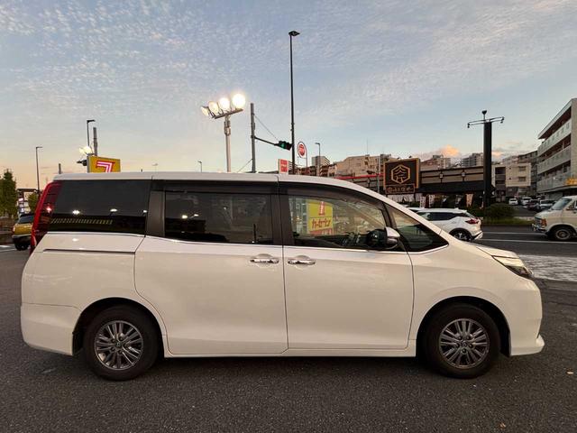 ☆キッズコーナー完備☆お子様連れの方でもゆったりとお車をご覧いただけます♪ご家族みんなで遊びに来てください☆