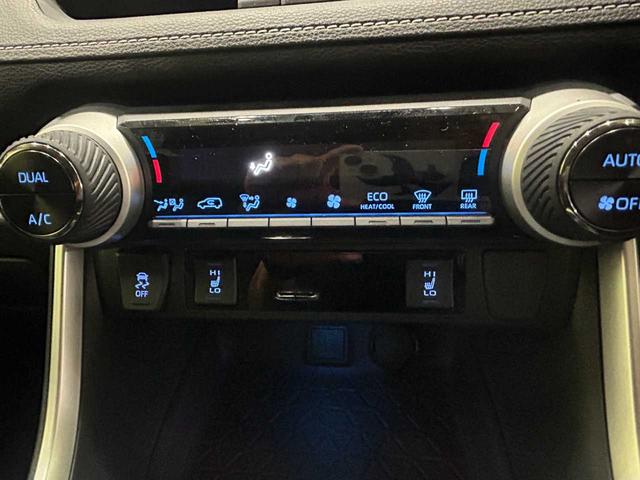 ＲＡＶ４ Ｇ　Ｚパッケージ　ワンオーナー　　サンルーフ　　モデリスタエアロ　パワーバックドア　クルコン　デジタルインナーミラー　　ハンドルヒーター　　レーンキープアシスト　シートヒーター　純正ナビ　　バックカメラ　前後ドラレコ（14枚目）