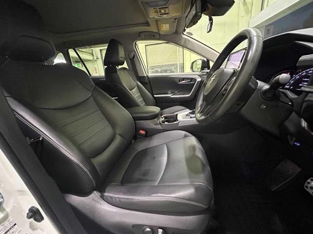 ＲＡＶ４ Ｇ　Ｚパッケージ　ワンオーナー　　サンルーフ　　モデリスタエアロ　パワーバックドア　クルコン　デジタルインナーミラー　　ハンドルヒーター　　レーンキープアシスト　シートヒーター　純正ナビ　　バックカメラ　前後ドラレコ（19枚目）