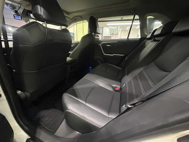 ＲＡＶ４ Ｇ　Ｚパッケージ　ワンオーナー　　サンルーフ　　モデリスタエアロ　パワーバックドア　クルコン　デジタルインナーミラー　　ハンドルヒーター　　レーンキープアシスト　シートヒーター　純正ナビ　　バックカメラ　前後ドラレコ（22枚目）
