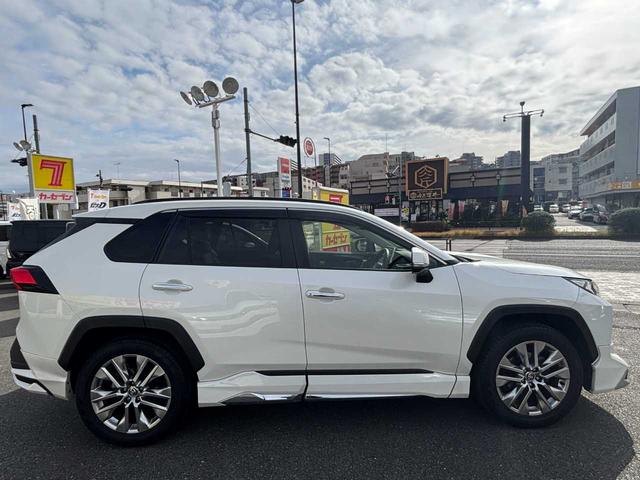 ＲＡＶ４ Ｇ　Ｚパッケージ　ワンオーナー　　サンルーフ　　モデリスタエアロ　パワーバックドア　クルコン　デジタルインナーミラー　　ハンドルヒーター　　レーンキープアシスト　シートヒーター　純正ナビ　　バックカメラ　前後ドラレコ（31枚目）