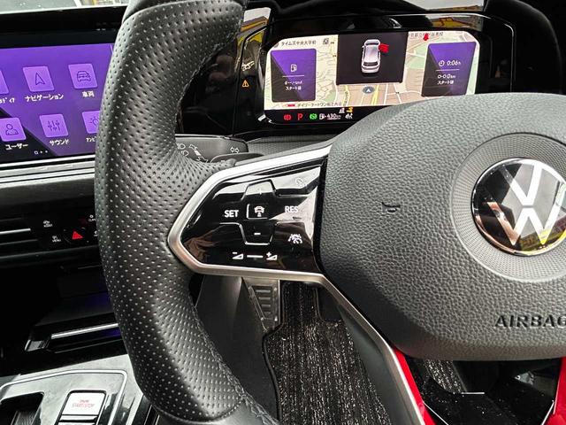 運転中、前方から目線をそらすことなく、オーディオ等の操作が可能な便利機能！安心＆快適なドライブを演出してくれます。