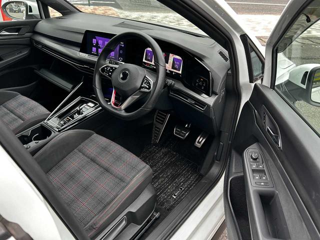 清潔感があり、嫌なタバコ臭いや焦げ穴も等ございません。