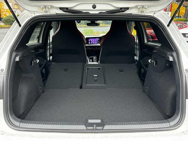 荷物などを載せる際にも、アレンジ次第で使い方の幅が広がります♪