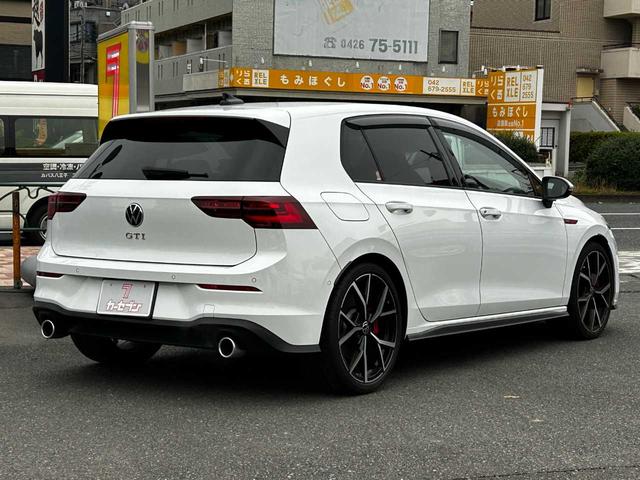 バッグやポケットにキーを入れたままドアロック開閉可能です◎