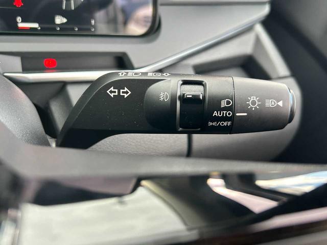 オーラ Ｇ　レザーエディション　ＢＯＳＥサウンドシステム　プロパイロット　２トーンカラー　インテリジェントアラウンドビューモニター　インテリジェントルームミラー　エマージェンシーブレーキ　本革シート　ＬＥＤヘッドライト　ＥＴＣ２．０（12枚目）