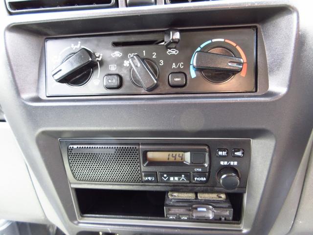 クリッパーバン ＤＸ　５速マニュアル　純正ラジオ　ＥＴＣ　両側スライドドア　集中ドアロック　リアフラットシート　取り扱い説明書　保証書（41枚目）