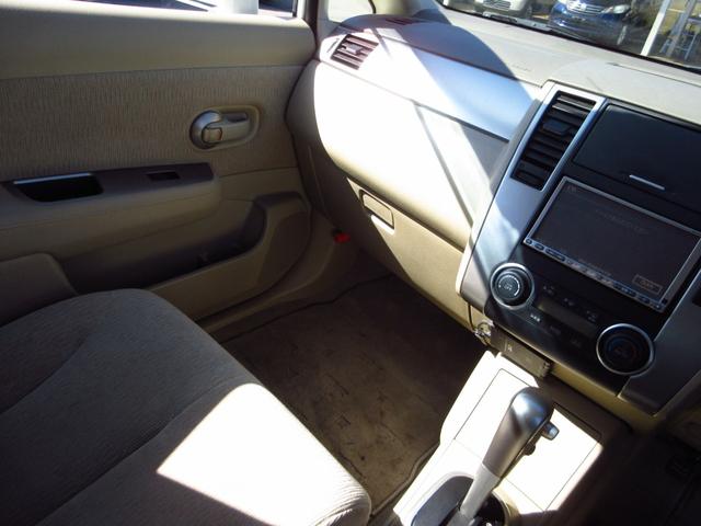 ティーダラティオ １５Ｍ　ＦＯＵＲ　パートタイム４ＷＤ　ナビ　テレビ　ＣＤ　ＥＴＣ　Ｂカメラ　インテリキー　オートエアコン　オートライト　革巻きステアリング　電格ミラー　ドアバイザー　予備キー（47枚目）