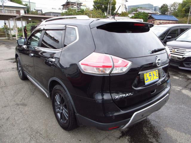 エクストレイル ２０ＸブラクエクストリーマＸエマージェンシブレーキＰ　雹害車　パートタイム４ＷＤ　サンルーフ　７人乗り　カプロンシート　ナビ　フルセグ　ＥＴＣ　全周囲カメラ　エマージェンシーブレーキ　純正エアロ　純正アルミ　ルーフレール　クルコン　パワーバックドア（6枚目）