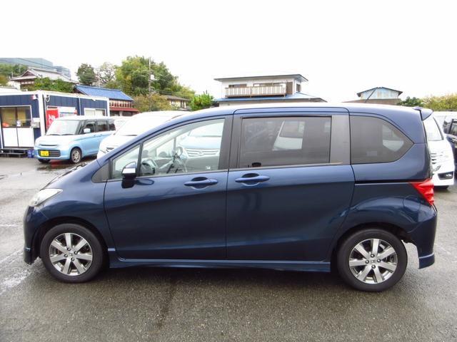 フリード Ｇ　エアロ　ジャストセレクション　７人乗り　ナビ　テレビ　ＥＴＣ　Ｂカメラ　左パワースライドドア　純正エアロ　純正アルミ　ＨＩＤオートライト　オートエアコン　ステアリモコン　キーレスキー　プライバシーガラス　取説　保証書（5枚目）