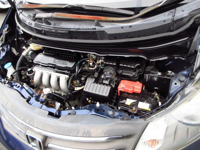 フリード Ｇ　エアロ　ジャストセレクション　７人乗り　ナビ　テレビ　ＥＴＣ　Ｂカメラ　左パワースライドドア　純正エアロ　純正アルミ　ＨＩＤオートライト　オートエアコン　ステアリモコン　キーレスキー　プライバシーガラス　取説　保証書（12枚目）