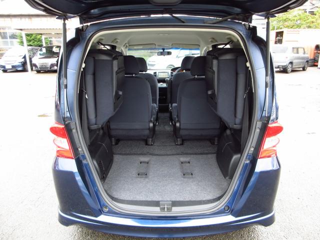 フリード Ｇ　エアロ　ジャストセレクション　７人乗り　ナビ　テレビ　ＥＴＣ　Ｂカメラ　左パワースライドドア　純正エアロ　純正アルミ　ＨＩＤオートライト　オートエアコン　ステアリモコン　キーレスキー　プライバシーガラス　取説　保証書（33枚目）