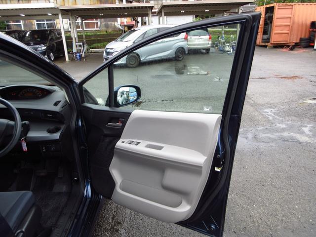 フリード Ｇ　エアロ　ジャストセレクション　７人乗り　ナビ　テレビ　ＥＴＣ　Ｂカメラ　左パワースライドドア　純正エアロ　純正アルミ　ＨＩＤオートライト　オートエアコン　ステアリモコン　キーレスキー　プライバシーガラス　取説　保証書（50枚目）