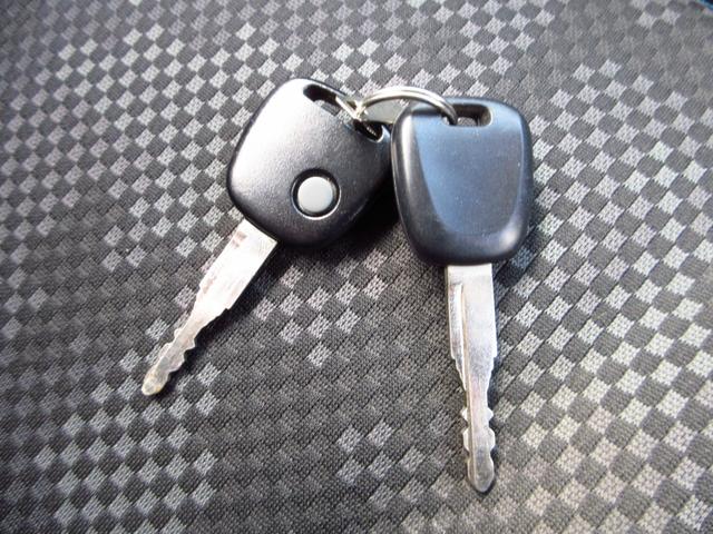 ハスラー G 5速マニュアル CD AUX USB ブルートゥース クスコタワーバー 社外アルミ アイドリングストップ 運転席シートヒーター キーレスキー オートエアコン プライバシーガラス ドアバイザー 保証書(56枚目)