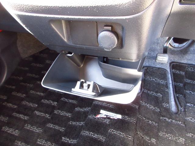 スペーシアカスタム ＴＳ　ターボ　ナビ　フルセグ　ＥＴＣ　Ｂカメラ　両側パワースライドドア　衝突軽減ブレーキ　純正エアロ　社外アルミ　シートカバー　アイドリングストップ　リアスモークフィルム　ＨＩＤオートライト　フォグ（42枚目）