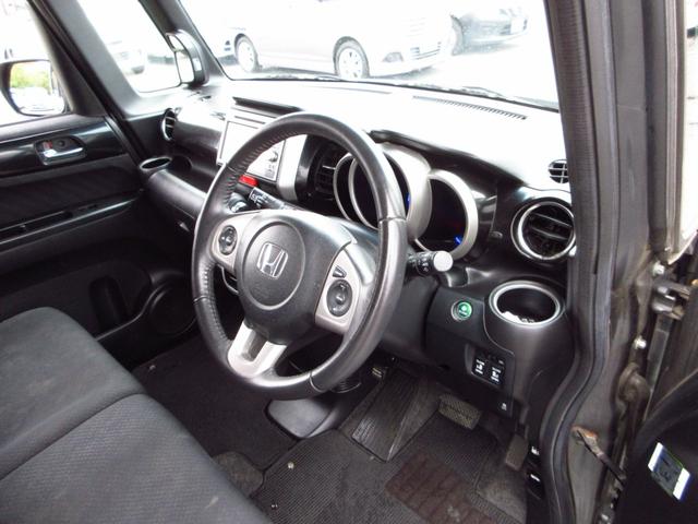 N-BOXカスタム G・ターボパッケージ ターボ ナビ テレビ ETC Bカメラ 両側パワースライドドア クルーズコントロール パドルシフト 革巻きステアリング 純正エアロ 純正アルミ HIDオートライト フォグ スマートキー 保証書(24枚目)