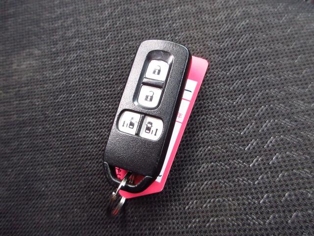 N-BOXカスタム G・ターボパッケージ ターボ ナビ テレビ ETC Bカメラ 両側パワースライドドア クルーズコントロール パドルシフト 革巻きステアリング 純正エアロ 純正アルミ HIDオートライト フォグ スマートキー 保証書(58枚目)