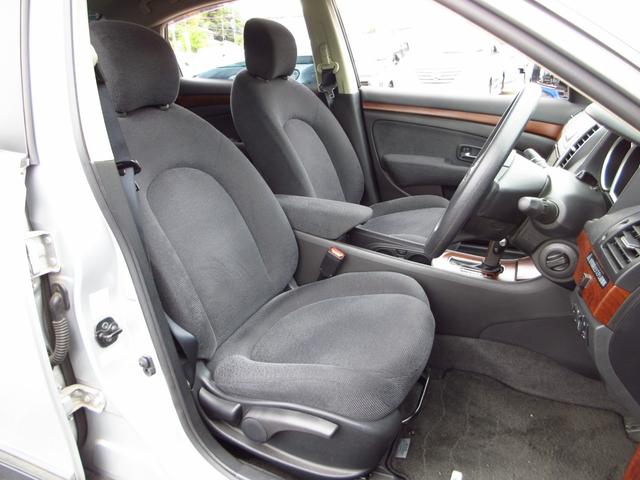 ブルーバードシルフィ ２０Ｓ　ナビ　テレビ　ブルートゥース　ＣＤ　ＤＶＤ　Ｂカメラ　インテリキー　オートエアコン　オートライト　フォグ　リアスモークフィルム　ドアバイザー　急発進防止システム　スペアキー（24枚目）