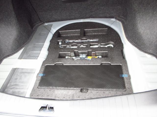 ブルーバードシルフィ ２０Ｓ　ナビ　テレビ　ブルートゥース　ＣＤ　ＤＶＤ　Ｂカメラ　インテリキー　オートエアコン　オートライト　フォグ　リアスモークフィルム　ドアバイザー　急発進防止システム　スペアキー（32枚目）