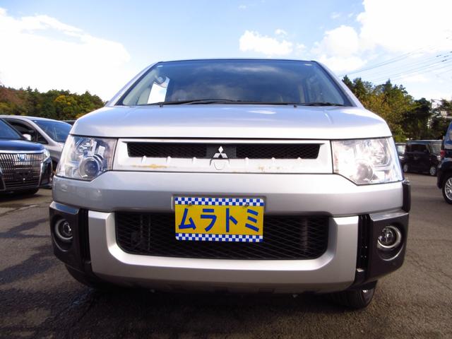 デリカＤ：５ Ｇ　パワーパッケージ　雹害車　パートタイム４ＷＤ　ツートン　大型ナビ　フルセグ　ＥＴＣ　Ｂカメラ　フリップダウンモニター　両側パワースライドドア　パドルシフト　クルーズコントロール　純正アルミ　ＨＩＤオートライト　フォグ（3枚目）