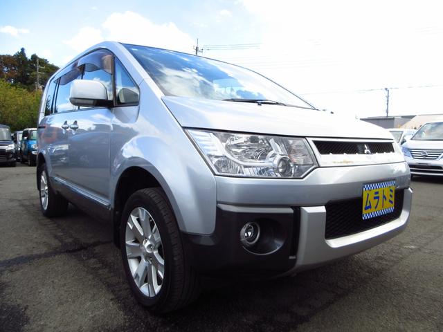 デリカＤ：５ Ｇ　パワーパッケージ　雹害車　パートタイム４ＷＤ　ツートン　大型ナビ　フルセグ　ＥＴＣ　Ｂカメラ　フリップダウンモニター　両側パワースライドドア　パドルシフト　クルーズコントロール　純正アルミ　ＨＩＤオートライト　フォグ（10枚目）