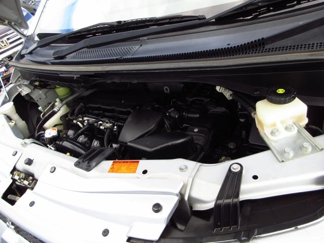 デリカＤ：５ Ｇ　パワーパッケージ　雹害車　パートタイム４ＷＤ　ツートン　大型ナビ　フルセグ　ＥＴＣ　Ｂカメラ　フリップダウンモニター　両側パワースライドドア　パドルシフト　クルーズコントロール　純正アルミ　ＨＩＤオートライト　フォグ（12枚目）