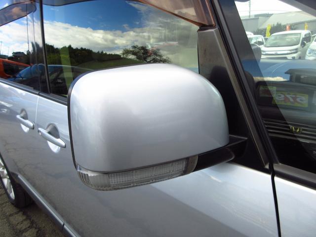 デリカＤ：５ Ｇ　パワーパッケージ　雹害車　パートタイム４ＷＤ　ツートン　大型ナビ　フルセグ　ＥＴＣ　Ｂカメラ　フリップダウンモニター　両側パワースライドドア　パドルシフト　クルーズコントロール　純正アルミ　ＨＩＤオートライト　フォグ（17枚目）