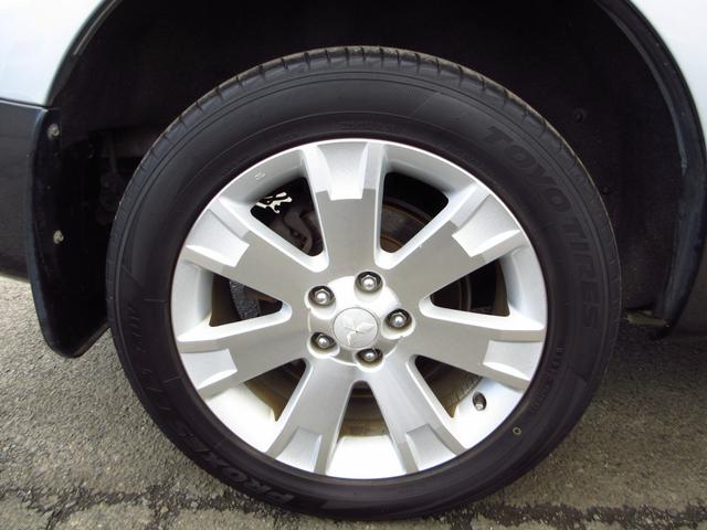 デリカＤ：５ Ｇ　パワーパッケージ　雹害車　パートタイム４ＷＤ　ツートン　大型ナビ　フルセグ　ＥＴＣ　Ｂカメラ　フリップダウンモニター　両側パワースライドドア　パドルシフト　クルーズコントロール　純正アルミ　ＨＩＤオートライト　フォグ（22枚目）