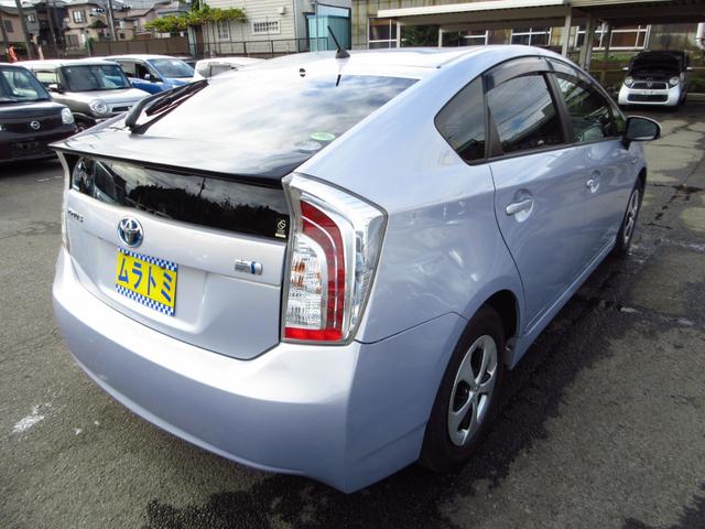 プリウス Ｓ　後期型　ナビ　フルセグ　ＥＴＣ　Ｂカメラ　前後ドライブレコーダー　純正アルミ　ＨＩＤオートライト　リアスモークフィルム　カーテンエアバッグ　トノカバー　ステアリモコン　取説　保証書（8枚目）