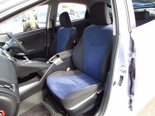 プリウス Ｓ　後期型　ナビ　フルセグ　ＥＴＣ　Ｂカメラ　前後ドライブレコーダー　純正アルミ　ＨＩＤオートライト　リアスモークフィルム　カーテンエアバッグ　トノカバー　ステアリモコン　取説　保証書（28枚目）