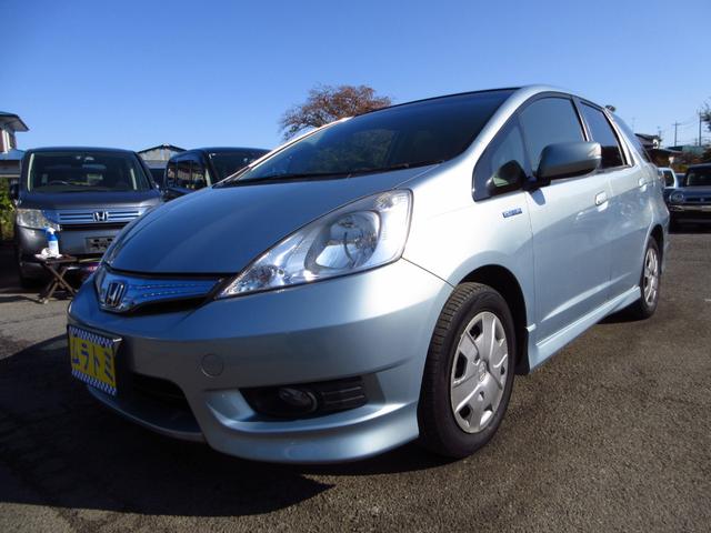 フィットシャトルハイブリッド ハイブリッド・スマートセレクション コンビシート ナビ テレビ ETC Bカメラ クルーズコントロール スマートキー 助手席回転シート 革巻きステアリング HIDオートライト フォグ オートエアコン ステアリモコン ECON 保証書(4枚目)