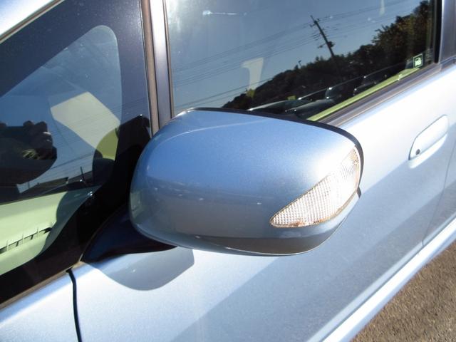 フィットシャトルハイブリッド ハイブリッド・スマートセレクション コンビシート ナビ テレビ ETC Bカメラ クルーズコントロール スマートキー 助手席回転シート 革巻きステアリング HIDオートライト フォグ オートエアコン ステアリモコン ECON 保証書(18枚目)