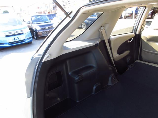 フィットシャトルハイブリッド ハイブリッド・スマートセレクション コンビシート ナビ テレビ ETC Bカメラ クルーズコントロール スマートキー 助手席回転シート 革巻きステアリング HIDオートライト フォグ オートエアコン ステアリモコン ECON 保証書(36枚目)