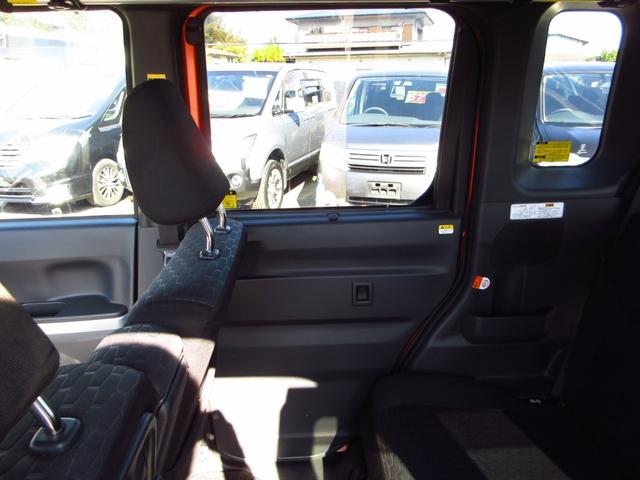 後席プライバシーガラス