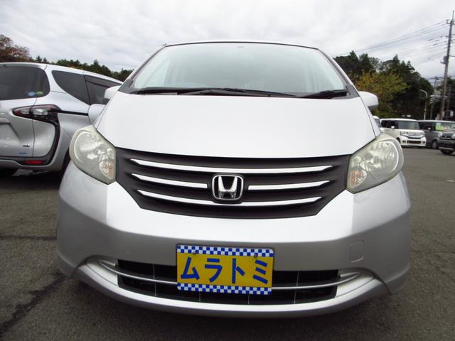 フリード G 7人乗り ナビ CD DVD テレビ Mサーバー Bカメラ プライバシーガラス 電格ミラー 予備キー 両側スライドドア タイミングチェーン(3枚目)