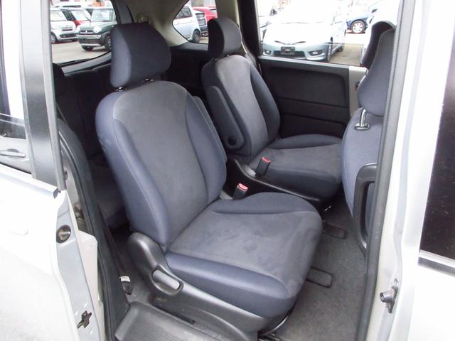 フリード G 7人乗り ナビ CD DVD テレビ Mサーバー Bカメラ プライバシーガラス 電格ミラー 予備キー 両側スライドドア タイミングチェーン(11枚目)