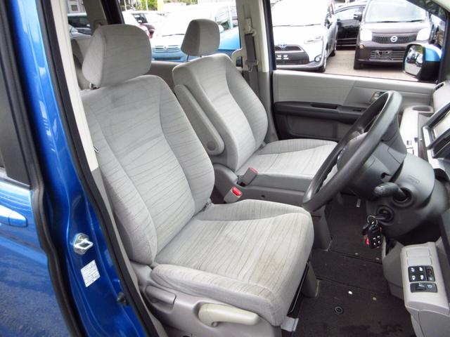 ステップワゴン G Lパッケージ 雹害車 ナビ テレビ ブルートゥース ETC Bカメラ 両側パワースライドドア キーレス 予備キー ECON プライバシーガラス ドアバイザー 電格ミラー(10枚目)