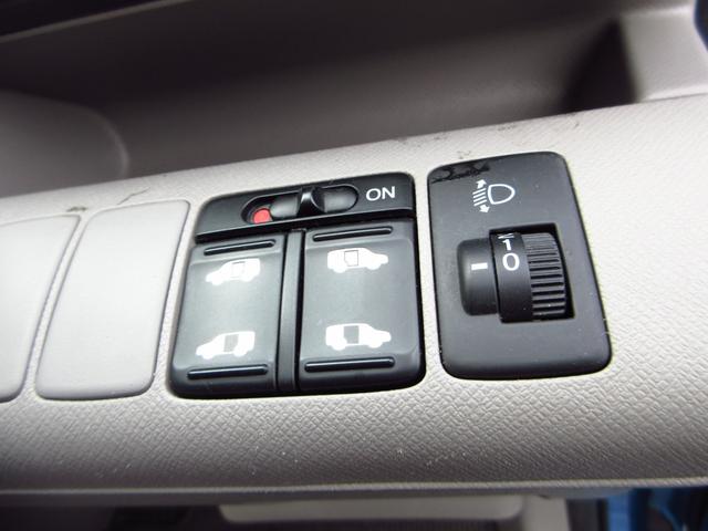 ステップワゴン G Lパッケージ 雹害車 ナビ テレビ ブルートゥース ETC Bカメラ 両側パワースライドドア キーレス 予備キー ECON プライバシーガラス ドアバイザー 電格ミラー(18枚目)