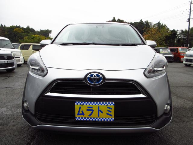 シエンタ ハイブリッドＧ　衝突軽減ブレーキ　７人乗り　ナビ　テレビ　ブルートゥース　ＥＴＣ　Ｂカメラ　両側パワースライドドア　ＬＥＤオートライト　フォグ　スマートキー　オートエアコン　プライバシーガラス　ドアバイザー（3枚目）