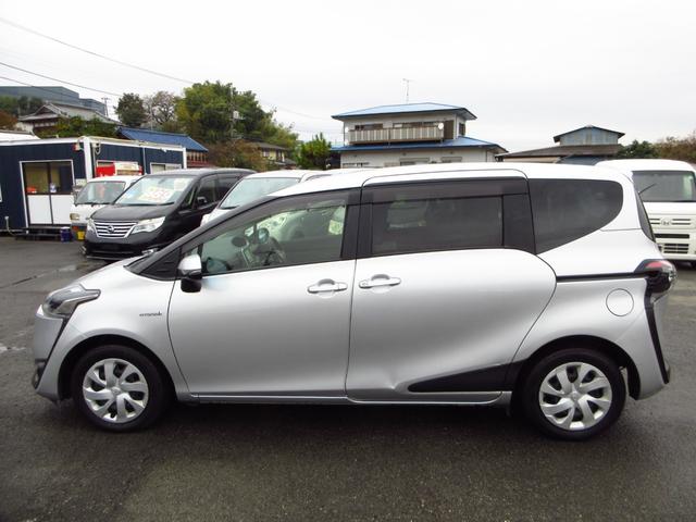 シエンタ ハイブリッドＧ　衝突軽減ブレーキ　７人乗り　ナビ　テレビ　ブルートゥース　ＥＴＣ　Ｂカメラ　両側パワースライドドア　ＬＥＤオートライト　フォグ　スマートキー　オートエアコン　プライバシーガラス　ドアバイザー（5枚目）