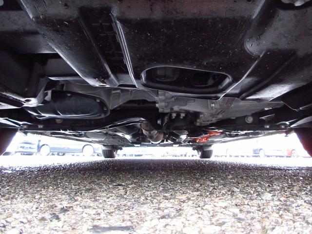 シエンタ ハイブリッドＧ　衝突軽減ブレーキ　７人乗り　ナビ　テレビ　ブルートゥース　ＥＴＣ　Ｂカメラ　両側パワースライドドア　ＬＥＤオートライト　フォグ　スマートキー　オートエアコン　プライバシーガラス　ドアバイザー（13枚目）