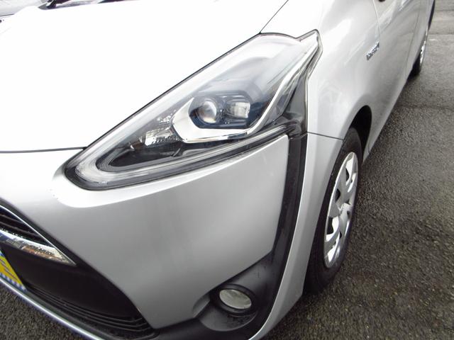 シエンタ ハイブリッドＧ　衝突軽減ブレーキ　７人乗り　ナビ　テレビ　ブルートゥース　ＥＴＣ　Ｂカメラ　両側パワースライドドア　ＬＥＤオートライト　フォグ　スマートキー　オートエアコン　プライバシーガラス　ドアバイザー（16枚目）