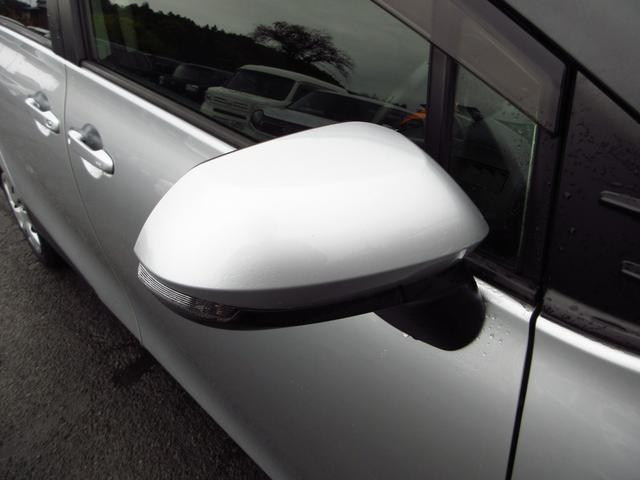 シエンタ ハイブリッドＧ　衝突軽減ブレーキ　７人乗り　ナビ　テレビ　ブルートゥース　ＥＴＣ　Ｂカメラ　両側パワースライドドア　ＬＥＤオートライト　フォグ　スマートキー　オートエアコン　プライバシーガラス　ドアバイザー（17枚目）